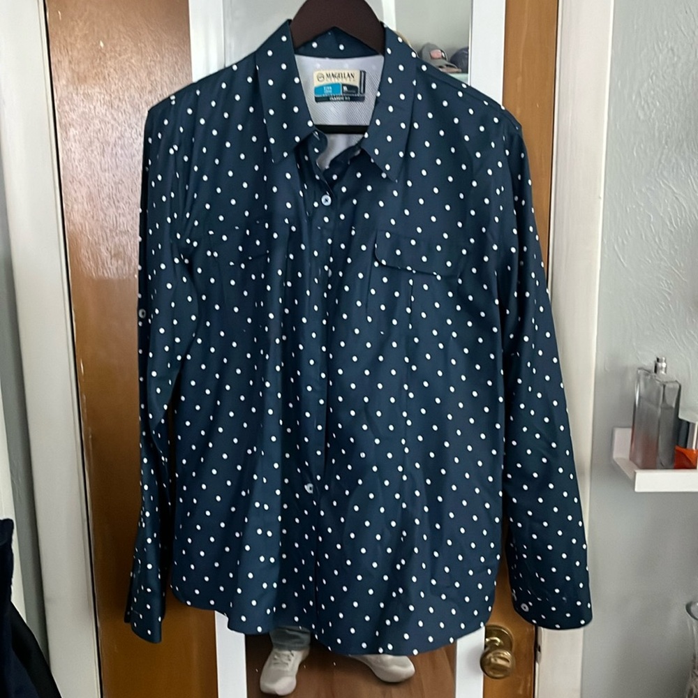Women’s Magellan button up